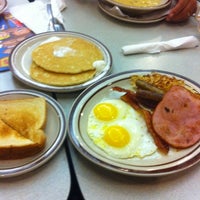 Photo taken at Denny&amp;#39;s by Carlos G. on 8/6/2012