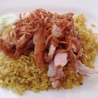 Photo taken at ฮาวาโภชนา ราชาข้าวหมกไก่ by SoM m. on 4/3/2012