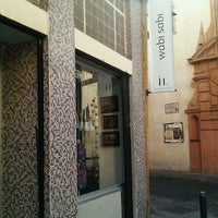 Foto tirada no(a) Wabi Sabi Shop Gallery por Manolo S. em 7/20/2012
