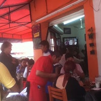 Photo taken at La Esquina Del Buen Bife by Juvencio R. on 5/12/2012