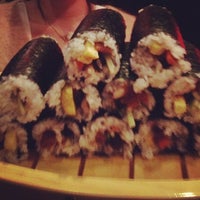 Das Foto wurde bei Sushiism Restaurant &amp;amp; Social Lounge von Rukia H. am 2/18/2012 aufgenommen