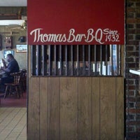 3/27/2012 tarihinde Brian C.ziyaretçi tarafından Thomas Pit BBQ'de çekilen fotoğraf