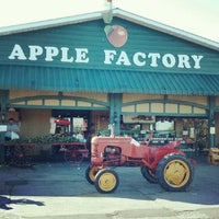 Foto diambil di The Apple Factory oleh Kim T. pada 8/21/2012