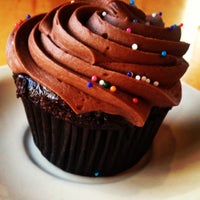 Das Foto wurde bei Cupcake von amanda am 8/1/2012 aufgenommen