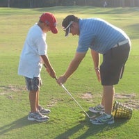 รูปภาพถ่ายที่ Swanson Golf Center โดย Randy เมื่อ 9/11/2012