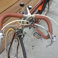 8/17/2012에 Alan Lester D.님이 Zukkies Bike Shop에서 찍은 사진
