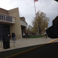 Das Foto wurde bei Chapel Hill Mall von Melanie F. am 4/1/2012 aufgenommen