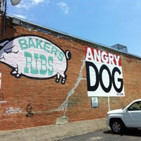 5/19/2012 tarihinde Ramon C.ziyaretçi tarafından Angry Dog'de çekilen fotoğraf