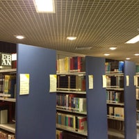 Photo taken at Biblioteca Karl Boedecker by Anderson B. on 7/7/2012