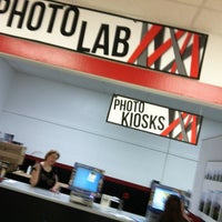 รูปภาพถ่ายที่ Spartan Photo Center โดย Amy W. เมื่อ 3/14/2012