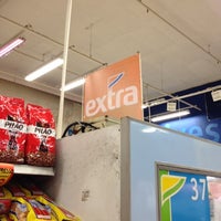 Photo taken at Extra Hiper by Breno C. on 7/18/2012