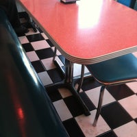 7/7/2012 tarihinde Jon E.ziyaretçi tarafından Kroll&amp;#39;s Diner'de çekilen fotoğraf
