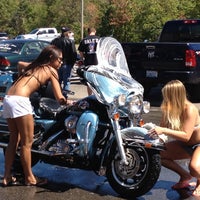 Foto tomada en Roadhouse Harley-Davidson  por Mark C. el 8/18/2012