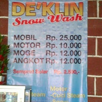 Photo taken at De &amp;#39;Klin Snow Carwash by Bayu P. on 6/22/2012