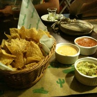 9/8/2012 tarihinde Rebeca M.ziyaretçi tarafından Taco Tequila'de çekilen fotoğraf