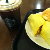 Photo taken at STARBUCKS COFFEE by Charlie C. on 8/31/2012