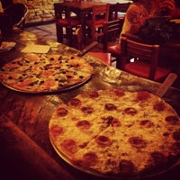 Photo taken at La Tavola Pizza &amp;amp; Beer by Gerardo B. on 4/5/2012