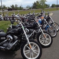 Das Foto wurde bei Four Rivers Harley-Davidson von Channing L. am 4/17/2012 aufgenommen