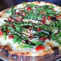 Foto tirada no(a) Pizzeria Giove por Veronica C. em 6/9/2012