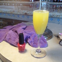 Снимок сделан в Onyx Nail Bar пользователем Erica C. 7/7/2012