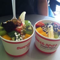 Photo taken at Sweet Spot Frozen Yogurt by Cris on 8/17/2012