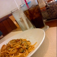 Photo taken at pizza hut by Mamiii&amp;quot; n. on 4/17/2012