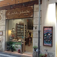 Foto tomada en La Petite Planèthé | Tienda de Té y Café a granel.  por David B. el 6/16/2012