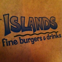 รูปภาพถ่ายที่ Islands Restaurant โดย Bob M. เมื่อ 5/15/2012