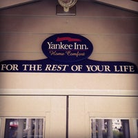 Снимок сделан в Yankee Inn пользователем Red F. 7/27/2012