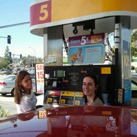 Photo prise au Shell par Carolina C. le2/24/2012