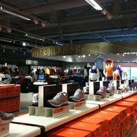 amanecer Campo de minas Espere Nike Factory Store - 21 tips de 1285 visitantes