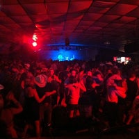 รูปภาพถ่ายที่ Tumbleweed Dancehall โดย TravelOK เมื่อ 5/17/2012