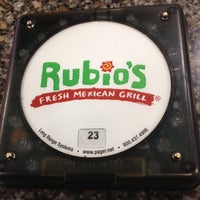 รูปภาพถ่ายที่ Rubio&amp;#39;s Coastal Grill โดย Gracie J. เมื่อ 5/11/2012