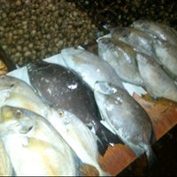 Photo taken at PLTU Seafood by Fandelur W. on 3/12/2012
