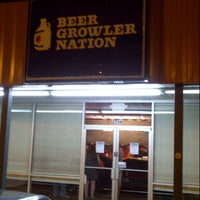 Снимок сделан в Beer Growler Nation пользователем ERIC 9/9/2012