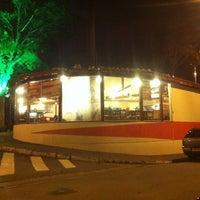 Foto tirada no(a) Restaurante e Pizzaria do Lago por Adriano em 7/13/2012