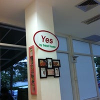 Photo taken at Yes by Salad House by Nom Pang on 5/19/2012