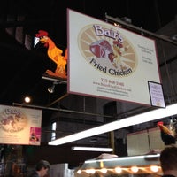 4/10/2012 tarihinde kenny b.ziyaretçi tarafından Bairs Fried Chicken at Central Market'de çekilen fotoğraf