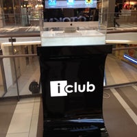 Photo taken at iClub-Applestore by Михаил Н. on 3/4/2012