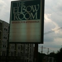 รูปภาพถ่ายที่ Elbow Room Bar โดย Rachel P. เมื่อ 6/24/2012