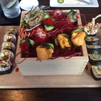 Foto tomada en Blue Sushi Sake Grill  por Andrew S. el 6/13/2012