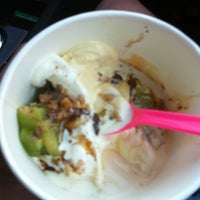 Foto tirada no(a) Krave Self Serve Frozen Yogurt por Marty em 4/24/2012