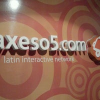 รูปภาพถ่ายที่ Axeso5 โดย Nicolas V. เมื่อ 3/15/2012