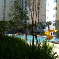 Photo taken at Maple Park Swimming Pool by Stenly E. on 5/17/2012
