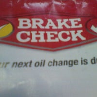 รูปภาพถ่ายที่ Brake Check โดย michael h. เมื่อ 2/4/2012
