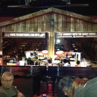 รูปภาพถ่ายที่ Shout House Dueling Pianos โดย Aaron L. เมื่อ 5/31/2012