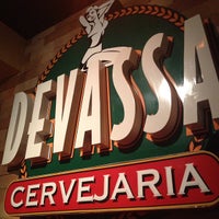 รูปภาพถ่ายที่ Cervejaria Devassa โดย Michel C. เมื่อ 4/28/2012