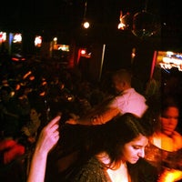 Foto tomada en Jerk Fuzion Bar &amp;amp; Grill  por Ryan S. el 5/11/2012