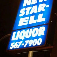 Foto tomada en New Star-Ell Liquor  por Stanton M. el 8/24/2012