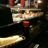 Foto diambil di Sushi Han oleh Kaz M. pada 4/20/2012